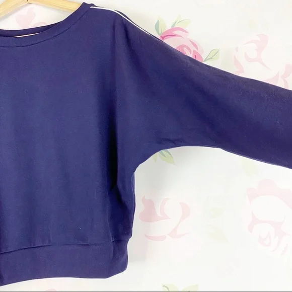NEW Levi’s Navy Dolman Sweatshirt XS - Picture 6 of 8